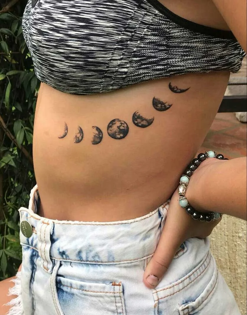 Tatuajes finos para mujer