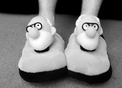 Funny feet slippers Seen On www.coolpicturegallery.net
