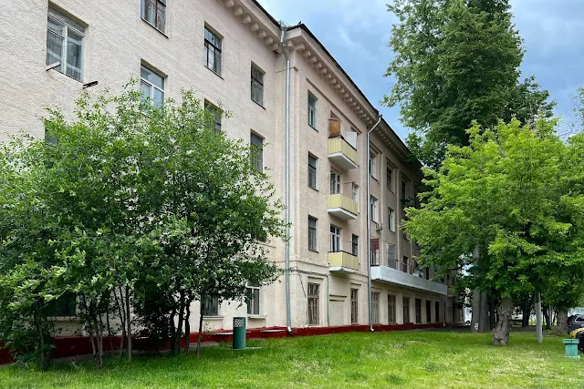 улица Кубинка, дворы (бывшая улица Красная Горка), жилой дом 1941 года постройки