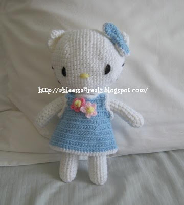 Yes, it's another Hello Kitty doll hehe~ :P This is actually for my 
