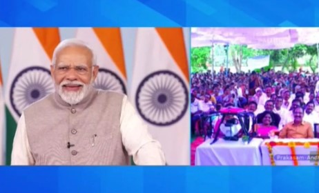 'आपको योजनाओं का फायदा मिला, अब मुझे आशीर्वाद दोगे ना', विकसित भारत संकल्प यात्रा के लाभार्थियों से बोले PM मोदी