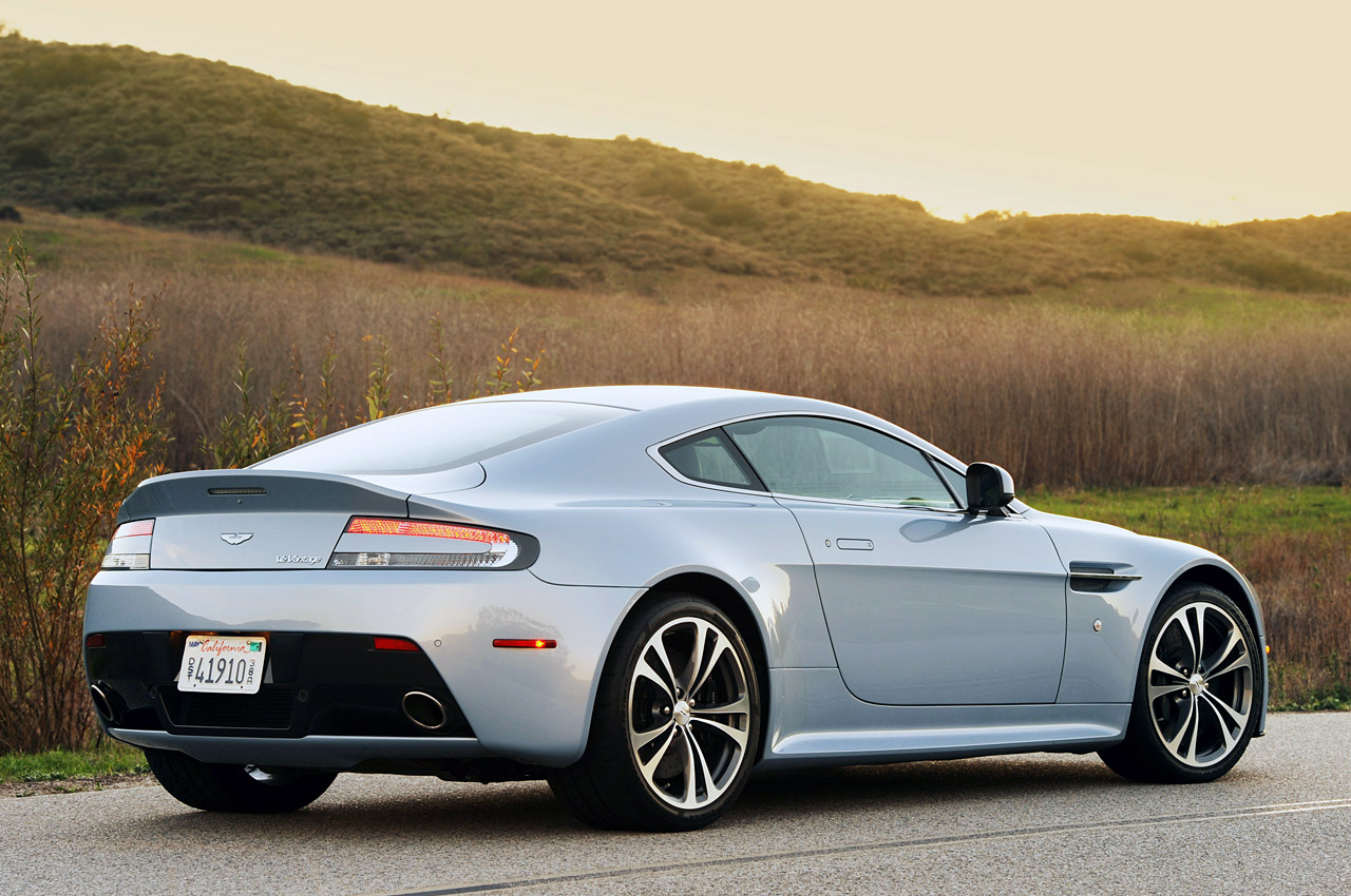 Aston Martin on The 2012 Aston Martin Vantage V12 Is Just Inspirational In It S Looks