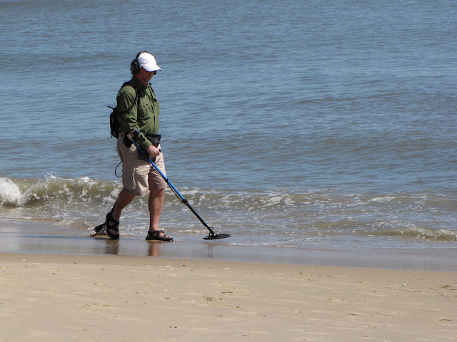 Beach metal detector