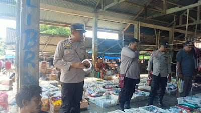 Jaga Kondusifitas Kamtibmas, Polsek Rote Timur Gelar Patroli di Wilayah Pasar Lalao