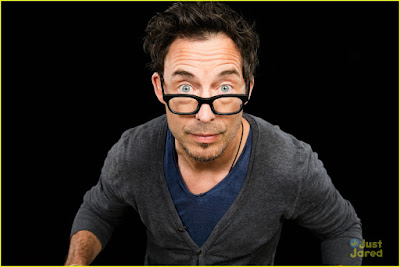 Real Origin Of Actor The Flash - Tom Cavanagh as H.R. Wells