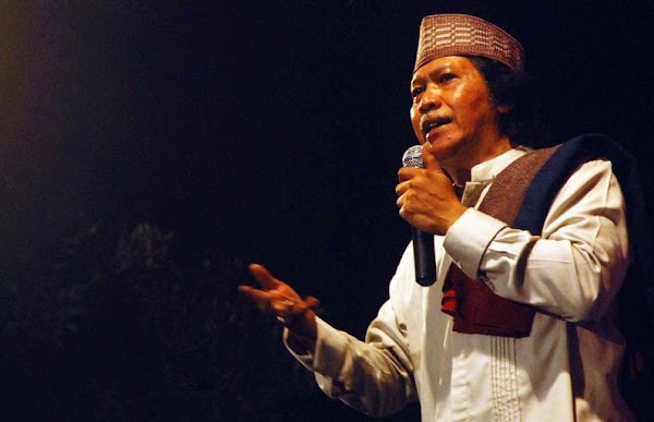 Marah Besar! Cak Nun: Kalian Pemimpin Indonesia Ini Apa Alasan Kamu Kejamnya Begitu Rupa Kepada Rakyat?!