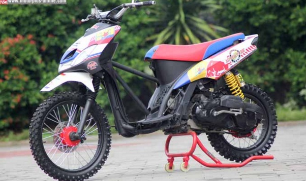 5 Modifikasi Motor Mio Yang Paling Di Gandrumi Anak Muda Masa Kini,modifikasi motor mio,modifikasi mio sporty,modif mio,mio modifikasi,motor drag mio