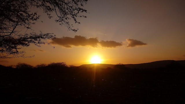 O ENTARDECER E O ANOITECER VISTO DA REGIÃO SERRANA DE BOM CONSELHO