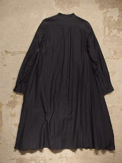 TOUJOURS "Band Collar Flared Shirt Dress in Black Navy Middle Weight Cotton*Silk Khadi Cloth"