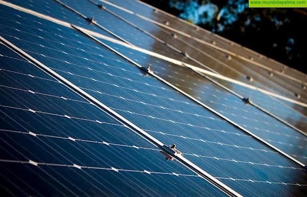 El Cabildo ha otorgado más de 599.500 euros para  subvencionar instalaciones de placas solares en 204 viviendas de particulares