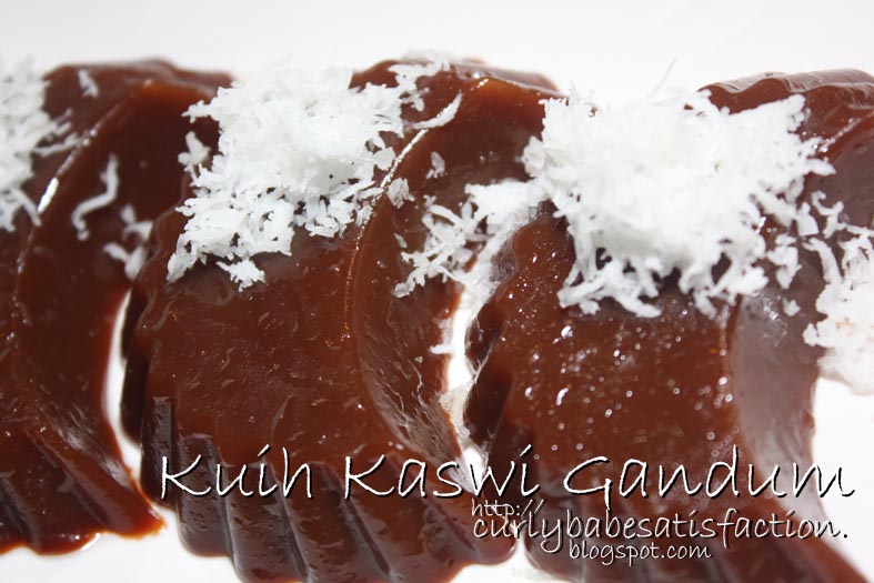 Curlybabe's Satisfaction: Kuih Kaswi Gandum