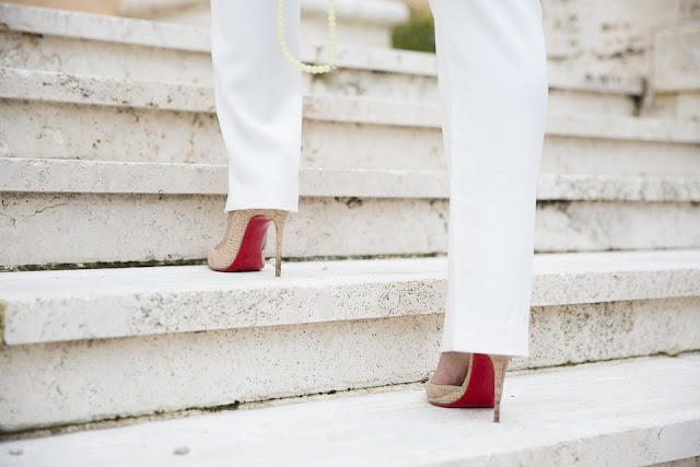 https://pixabay.com/de/photos/schritte-frau-high-heels-stilettos-3065531/