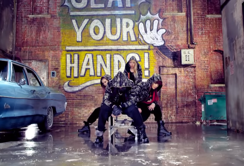 Music video: 2NE1 - Clap your hands | Random J Pop