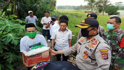 Polresta Tangerang Bagikan Paket Sembako dan Masker