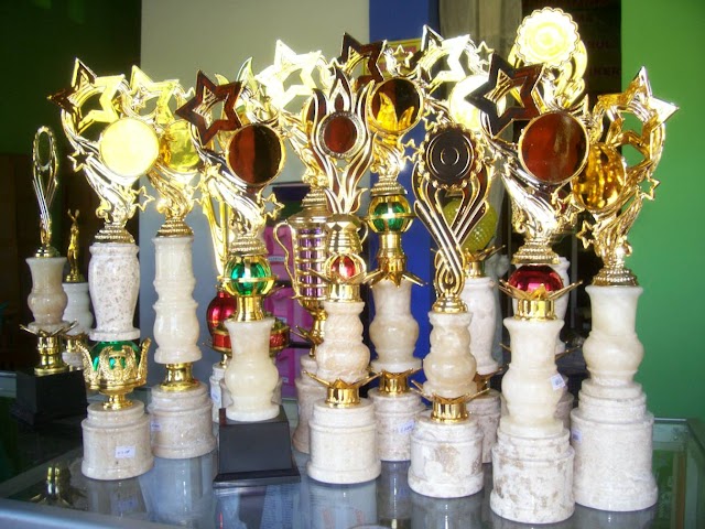 Trophy Onix (Piala marmer)