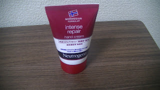 Neutrogenaインテンスリペア ハンドクリーム　写真