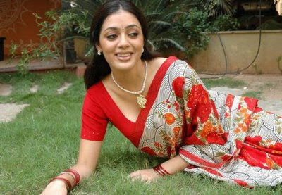 malayalam hot actress parvathi melton in saree sexy wallpapers/pictures