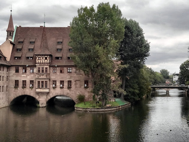 Heilig-Geist-Spital sobre el Río Pegnitz