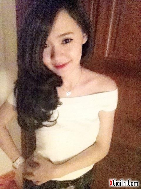 Tự sướng cùng Barbie Trang