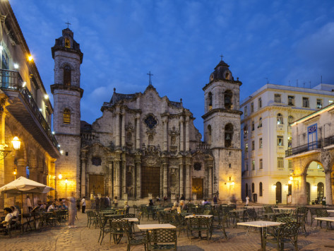 La Catedral de La Habana es el mayor exponente del estilo desarrollado en Cuba en el siglo XVIII, el "Barroco Cubano".