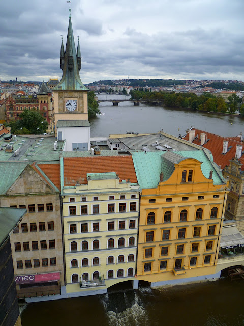 Чехия, Прага - вид от Староместской мостовой башни (Czech Republic, Prague - view from the Old Town Bridge Tower)
