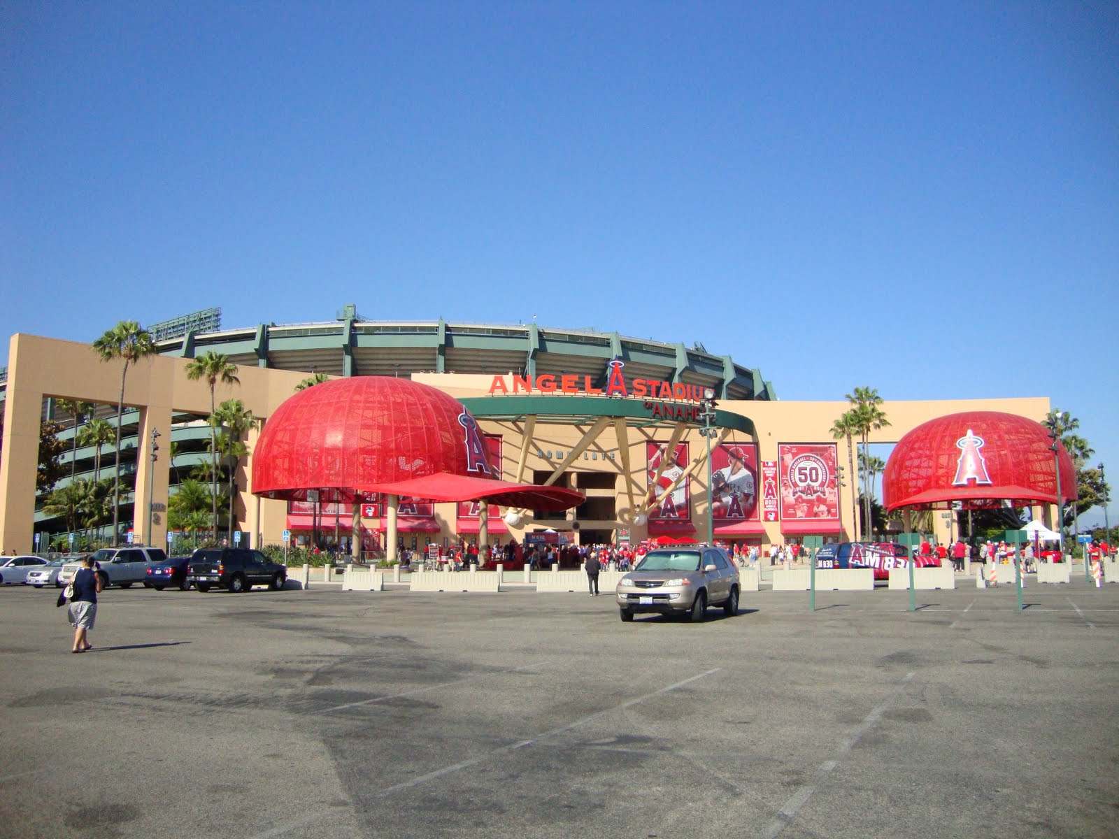 The KooKoo Sports Review: Five Ballparks in 2011: Angel Stadium of ...