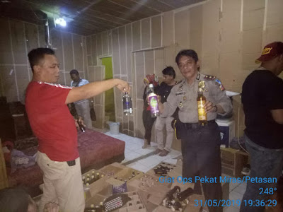 Polres Purwakarta Sita Ratusan Botol Miras "Stok Lebaran".