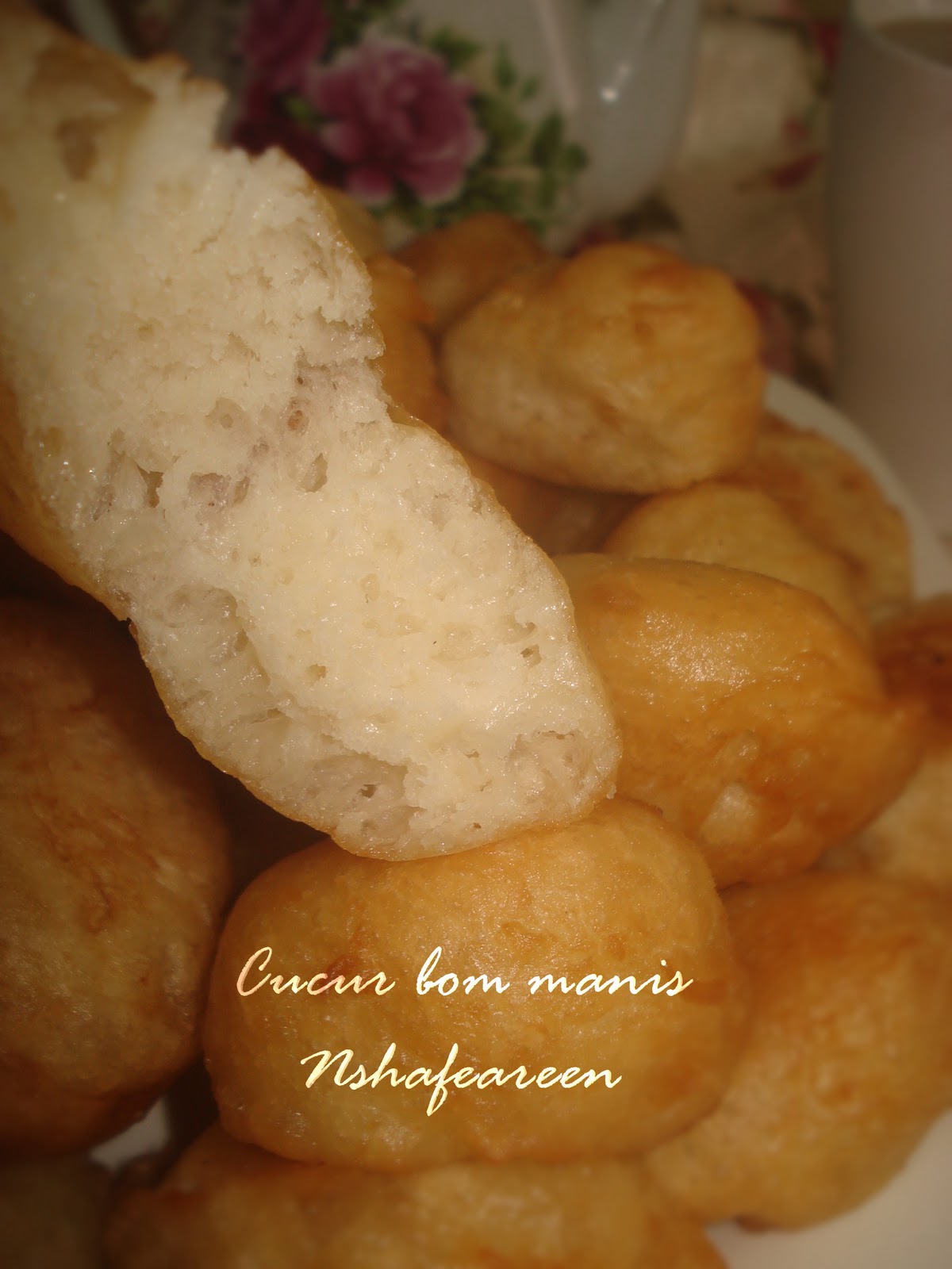 Cucur Bom Manis ~ Nshafeareen®