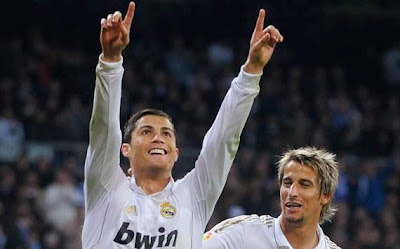  Tensi pertandingan langsung panas sejak menit pertama setelah Cristiano Ronaldo dijatuhka Real Madrid Semakin Kokoh Di Puncak