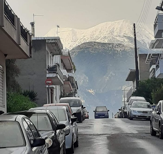 ΑΣΠΡΗ ΜΕΡΑ ΕΠΙΤΕΛΟΥΣ με πρώτα χιόνια στον Ταΰγετο