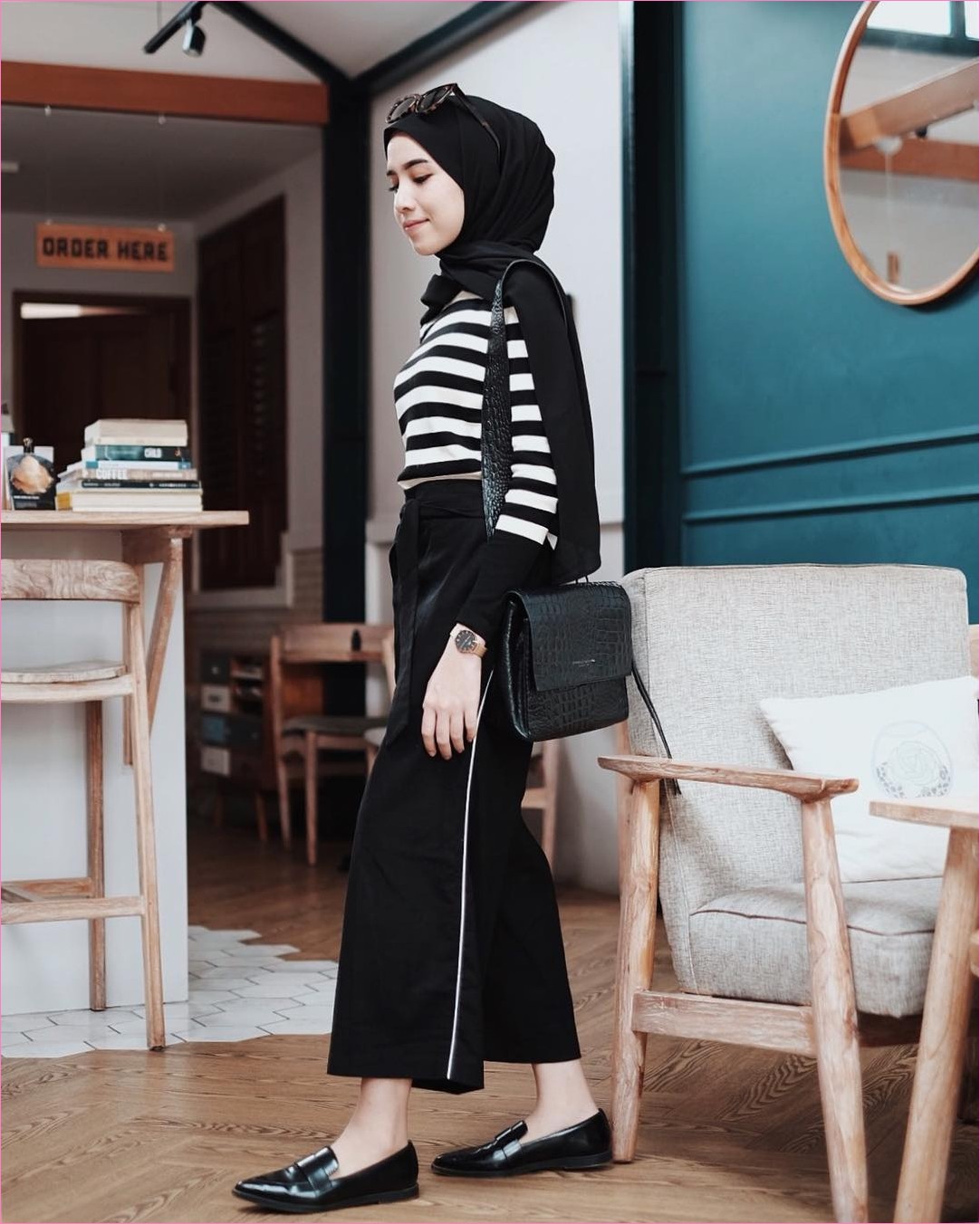  Buat sahabat yang masih resah dalam mencari outfit setelan model baju dan hijab dengan  40+ Setelan Model Hijab Casual Untuk Kuliah Ala Selebgram Terpopuler 2018