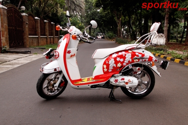 Inspirasi Modifikasi Honda Scoopy Sarboah