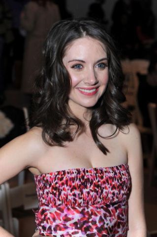 alison brie community zombie gif. makeup alison brie gif zombie.