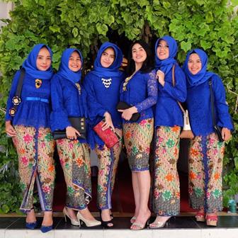 Model Baju Gamis Brokat Warna Biru Dongker