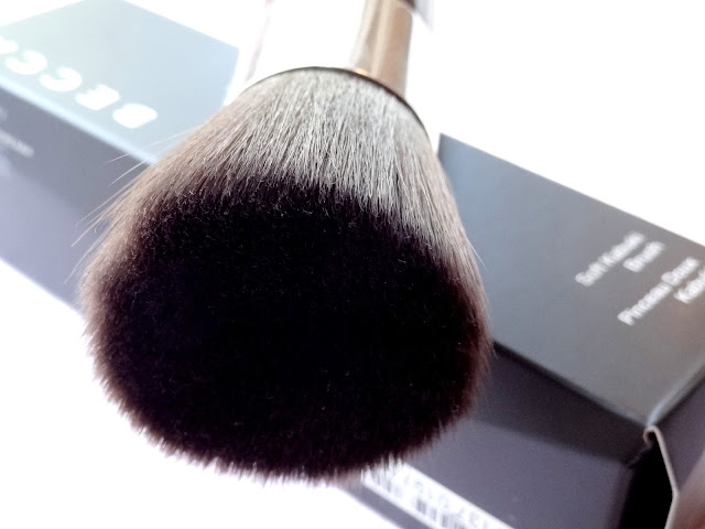 Becca Soft Kabuki Brush