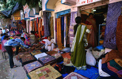 delhi shopping for traditional crafts, textiles, and spices.