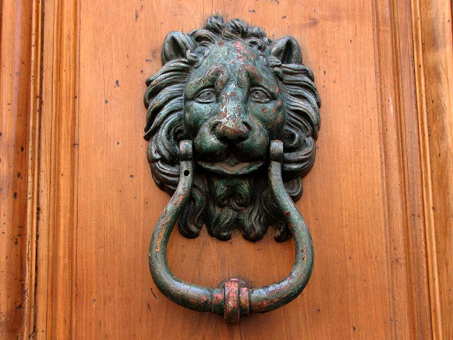 Lionhead door knockers, Livorno