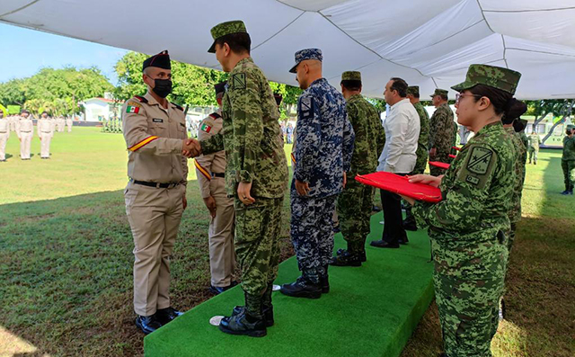 Ascensos y Distinciones del Servicio Militar Nacional a 107 soldados