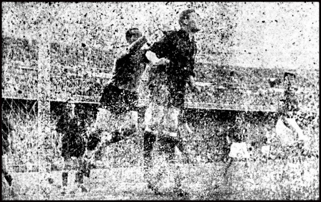 Gonzalvo III despeja de cabeza cubriendo a Eizaguirre. SELECCIÓN DE ESPAÑA 5 SELECCIÓN DE PORTUGAL 1. 02/04/1950. IV Copa del Mundo, Brasil 1950, fase de clasificación, partido de ida. Madrid, estadio de Chamartín. GOLES: 1-0: 11’, Zarra. 2-0: 13’, Basora. 3-0: 15’, Panizo. 3-1: 36’, Cabrita. 4-1: 58’, Zarra. 5-1: 65’, Molowny.