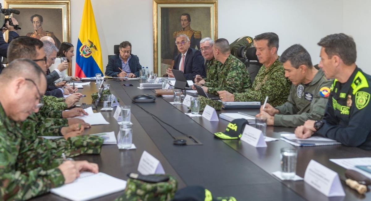 https://www.notasrosas.com/Con las Fuerzas Armadas, Gobierno de Colombia combatirá grupos multicrímen que operan en las fronteras