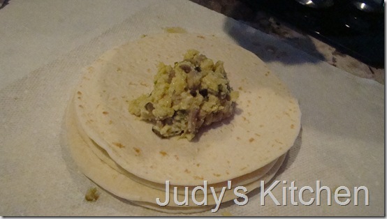 Breakfast burritos (3)