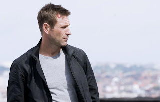 Aaron Eckhart Pics