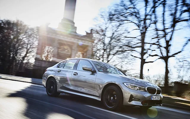 Novo BMW 330e Plug-In 2020