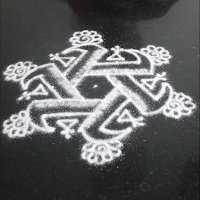 simple-chukki-rangoli-Varamahalakshmi-Habba-3007ab.png