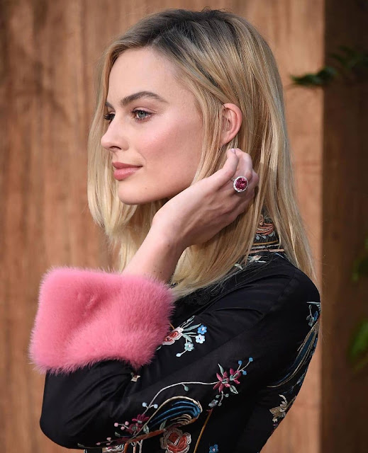 Margot Robbie - Wikipedia, IMDb, Movies, Husband & Age - Biography