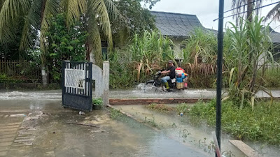 Warga Jalan Besi Resah Akibat Banjir, Minta Pemko Tebingtinggi Berikan Solusi