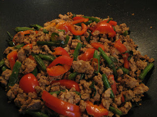 Pat Krapao Moo Sap - daging cincang masak daun kemangi ala 