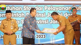 Muaro Jambi terima Penghargaan Predikat Kepatuhan Standar Pelayanan Publik Tahun 2022