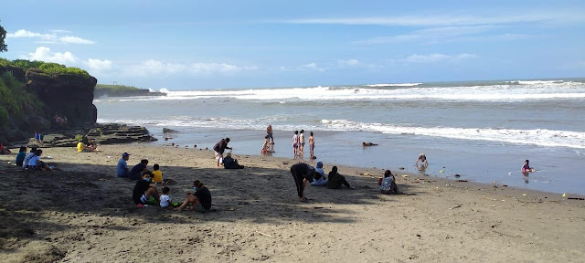 Banyu Pinaruh,Pantai Masih Menjadi Tujuan Melukat 