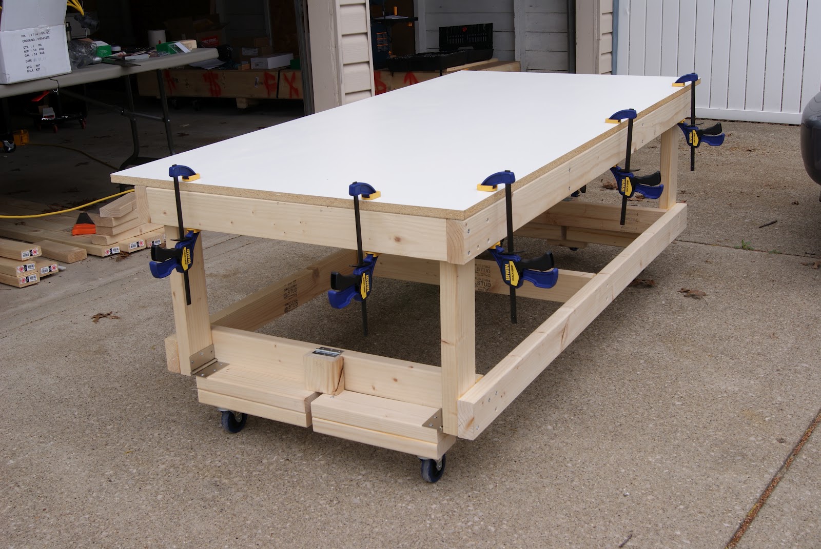 Woodworking workbench on wheels plans PDF Free Download